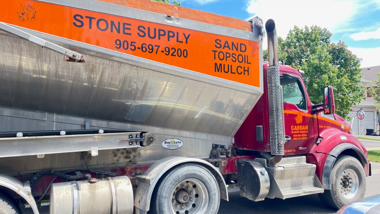 Cardan Stone Slinger Truck